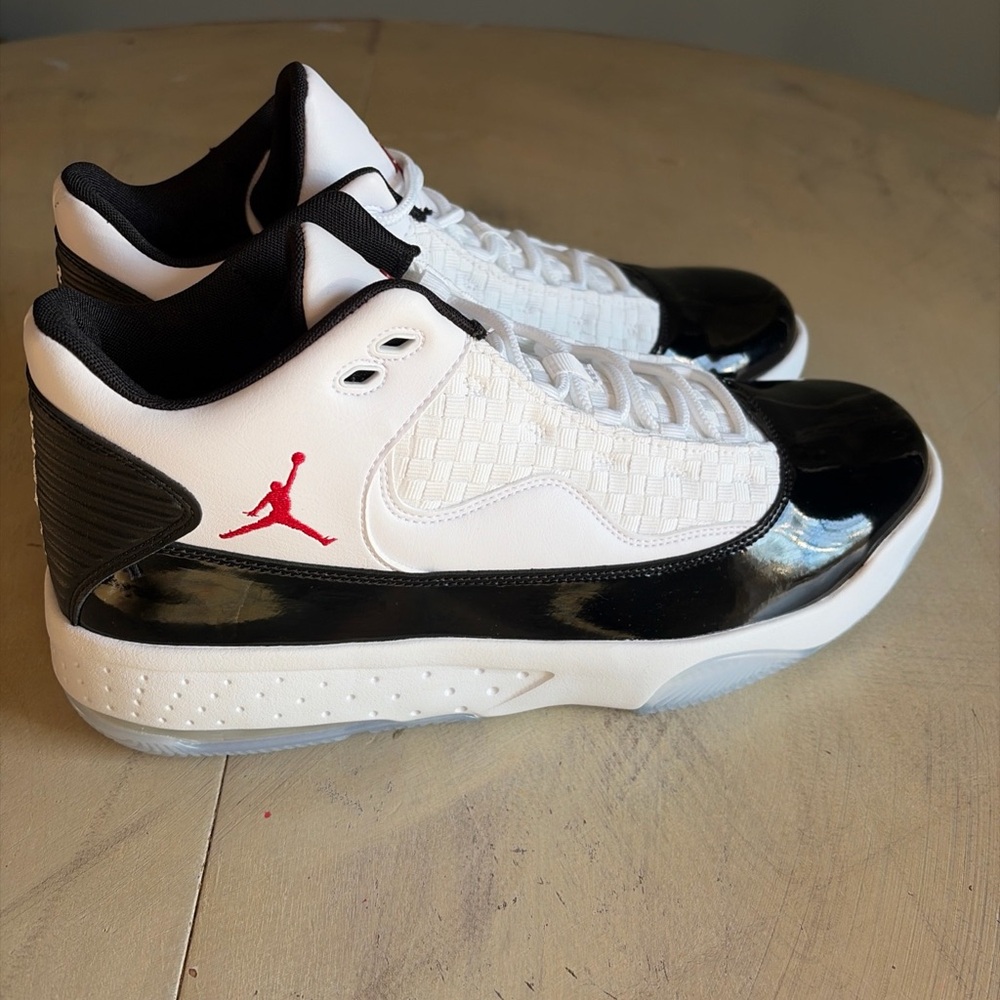 Mens Jordan Max Aura 2 Basketball White Gym/Red Black Size 11.5 - CK6636 102 New - Picture 2 of 11